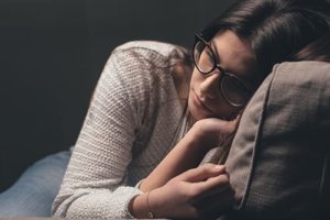 young girl in need of depression treatment for young adults